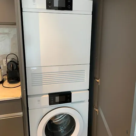 Apartment Brand New! 2 Bedrooms, 2 Bathrooms - Close To Everything!