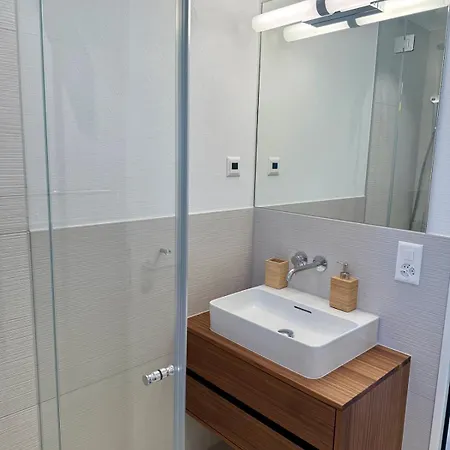 Apartment Brand New! 2 Bedrooms, 2 Bathrooms - Close To Everything! Davos